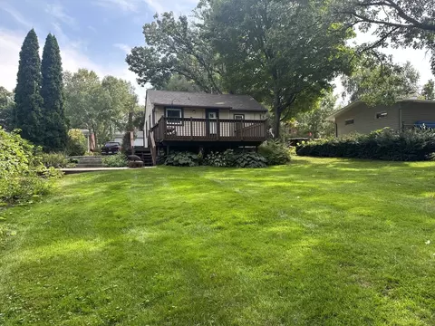 Exterior - 210 Hickory Rd, Oakwood Hills, IL 60013 photo 2 of 8