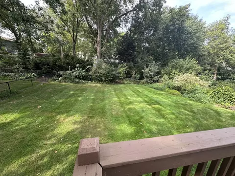 Exterior - 210 Hickory Rd, Oakwood Hills, IL 60013 photo 4 of 8