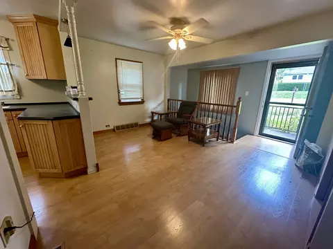 Living - 210 Hickory Rd, Oakwood Hills, IL 60013 photo 1 of 2