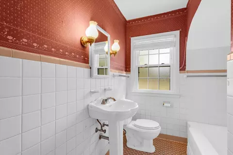 Bath - 1102 W John St, Champaign, IL 61821 photo 2 of 3