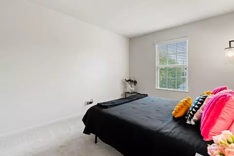 Bedroom - 1992 Woodhaven Dr, Bartlett, IL 60103 photo 4 of 4