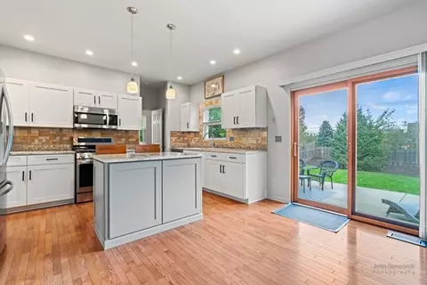 Kitchen - 1992 Woodhaven Dr, Bartlett, IL 60103 photo 1 of 4
