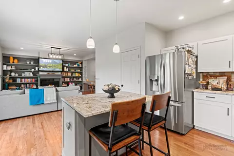 Kitchen - 1992 Woodhaven Dr, Bartlett, IL 60103 photo 4 of 4