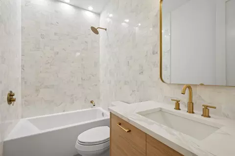 2020 W Webster Ave #2W, Chicago, IL 60647 photo 9