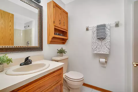 Bath - 13432 E Circle Dr #505, Crestwood, IL 60445 photo 2 of 2
