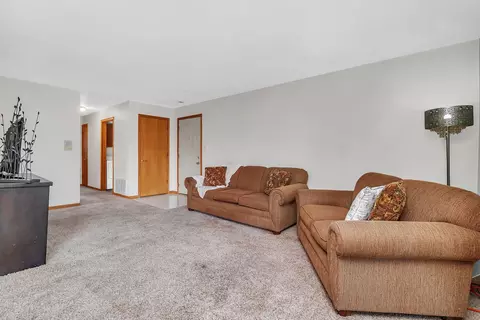 Living - 13432 E Circle Dr #505, Crestwood, IL 60445 photo 2 of 2