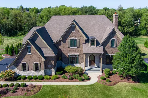 39 W384 Longmeadow Ln, Saint Charles, IL 60175