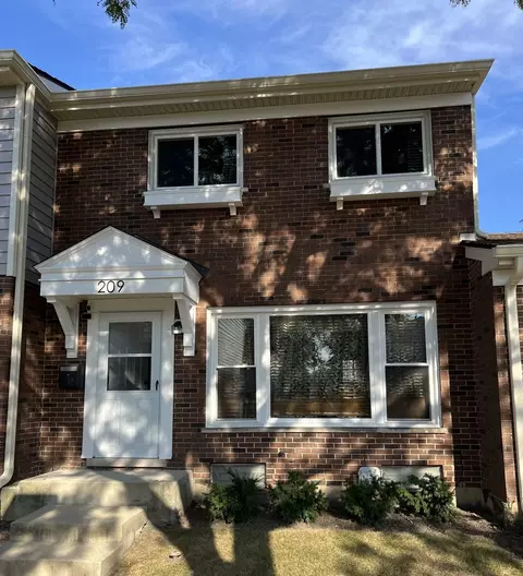 209 Lafayette St #209, Wood Dale, IL 60191