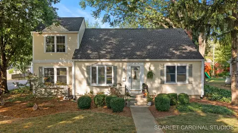 802 Richards St, Geneva, IL 60134