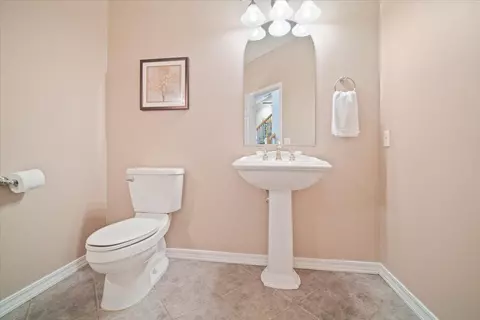 Bath - 1911 Gailey Ln, Bloomington, IL 61704 photo 1 of 3