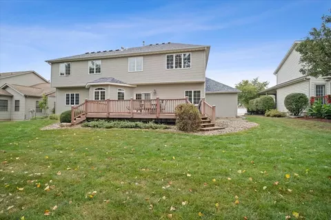 Exterior - 1911 Gailey Ln, Bloomington, IL 61704 photo 3 of 4