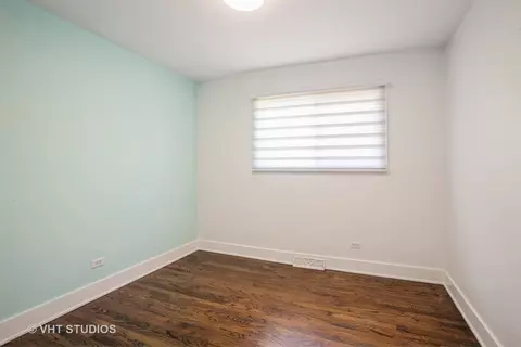 Bedroom - 916 E Gladys Ave, Addison, IL 60101 photo 2 of 3