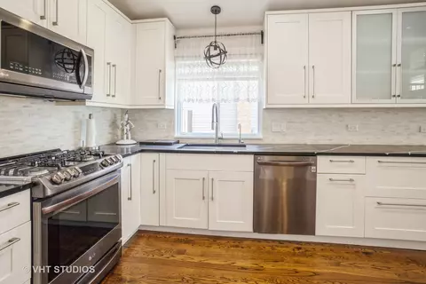 Kitchen - 916 E Gladys Ave, Addison, IL 60101 photo 6 of 6