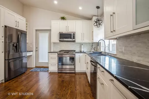 Kitchen - 916 E Gladys Ave, Addison, IL 60101 photo 2 of 6