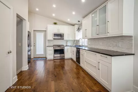 Kitchen - 916 E Gladys Ave, Addison, IL 60101 photo 1 of 6