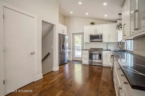 Kitchen - 916 E Gladys Ave, Addison, IL 60101 photo 3 of 6