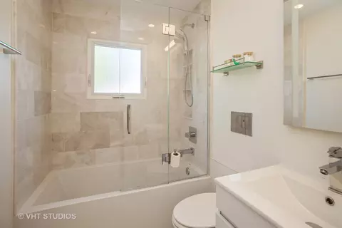 Bath - 916 E Gladys Ave, Addison, IL 60101 photo 1 of 2