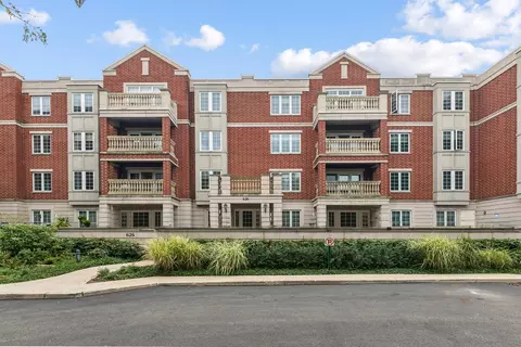 626 Homewood Ave #403, Highland Park, IL 60035