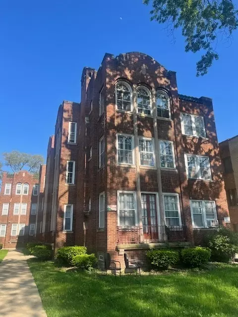 10535 S Hale Ave #3W, Chicago, IL 60643