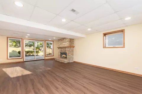 1635 Chippendale Rd, Hoffman Estates, IL 60169 photo 15