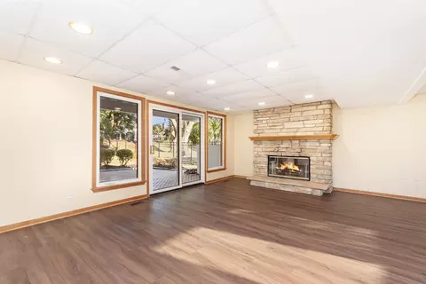 1635 Chippendale Rd, Hoffman Estates, IL 60169 photo 17