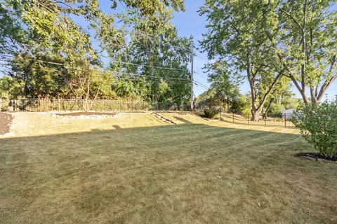 1635 Chippendale Rd, Hoffman Estates, IL 60169 photo 22