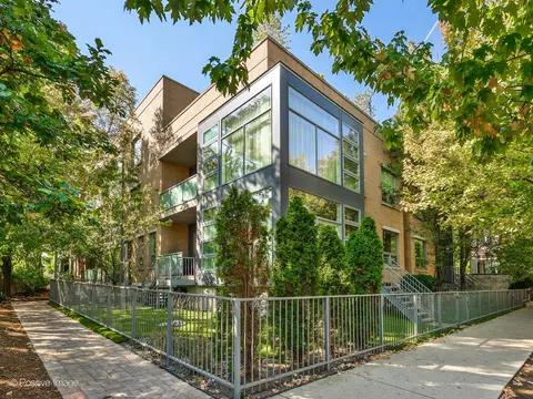 1307 W Wrightwood Ave #101, Chicago, IL 60614
