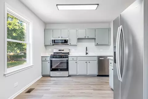 Kitchen - 109 Wallace St, Bartlett, IL 60103 photo 1 of 2