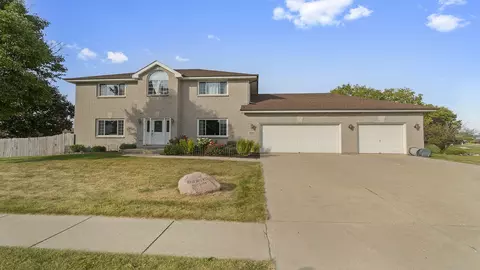 908 Stephanie Ln, Winnebago, IL 61088