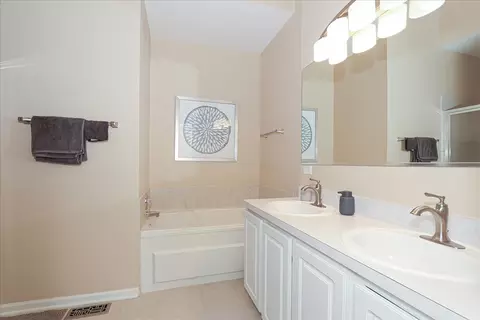 2449 Stonegate Rd, Algonquin, IL 60102 photo 24