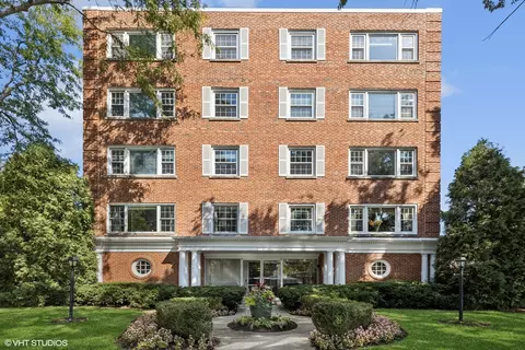 2425 Central St #2B, Evanston, IL 60201