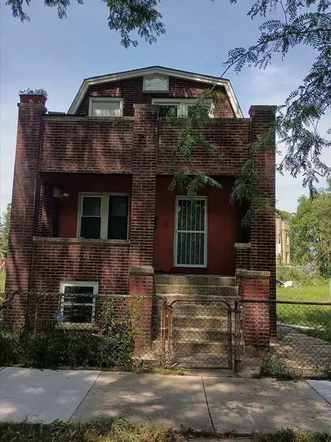 3906 W Huron St, Chicago, IL 60624