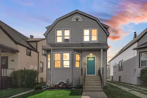 4933 W Berenice Ave, Chicago, IL 60641