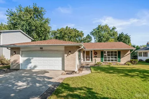 66 W King Henry Ct, Palatine, IL 60067