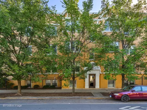 2139 N Kedzie Blvd #3, Chicago, IL 60647