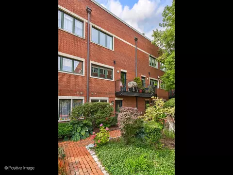 2455 W Ohio St #21W, Chicago, IL 60612