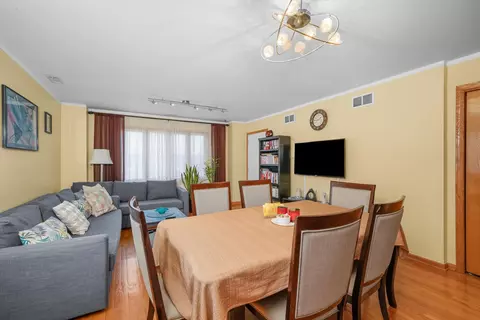 Dining - 7421 W Archer Ave #3B, Summit, IL 60501 photo 2 of 4