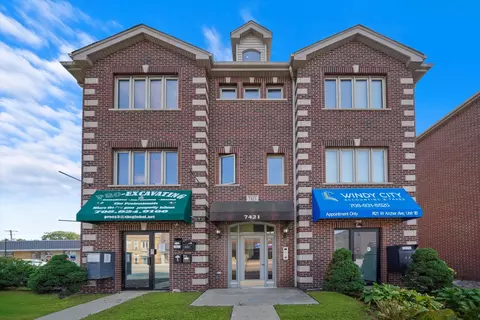 7421 W Archer Ave #3B, Summit, IL 60501