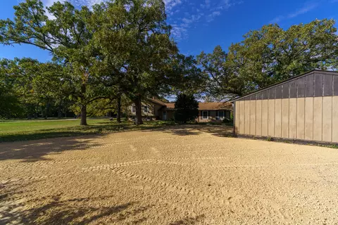18530 Stevens Rd, Marengo, IL 60152 photo 2