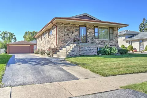 6347 W 89th Pl, Oak Lawn, IL 60453