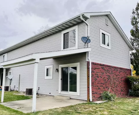 109 D Bannon Dr #D, Dwight, IL 60420 photo 2