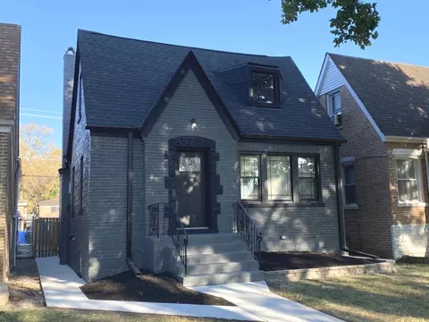 9817 S Calumet Ave, Chicago, IL 60628