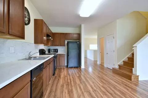 4036 Pompton Ct, Elgin, IL 60124 photo 8