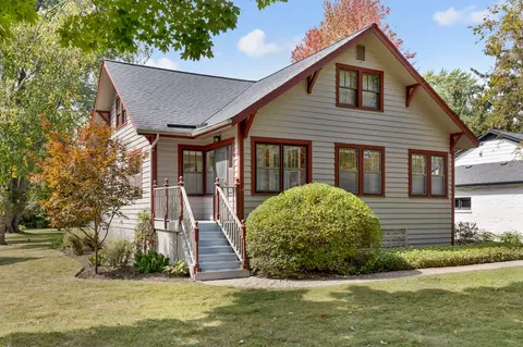 212 Grant Ave, Geneva, IL 60134