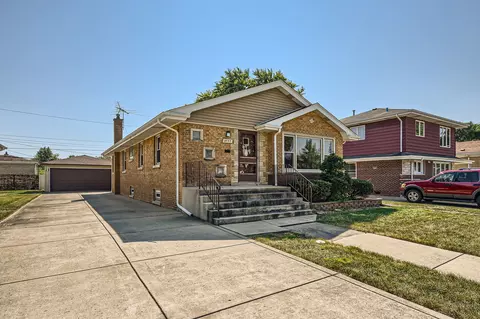 4537 W 101st St, Oak Lawn, IL 60453