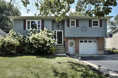 4507 Parkway Ave, Mchenry, IL 60050