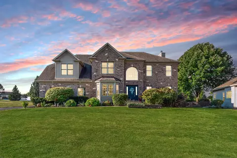 1807 Country Hills Dr, Yorkville, IL 60560