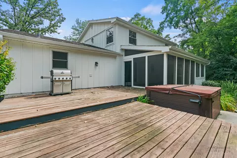 735 Circle Dr, Tower Lakes, IL 60010 photo 38