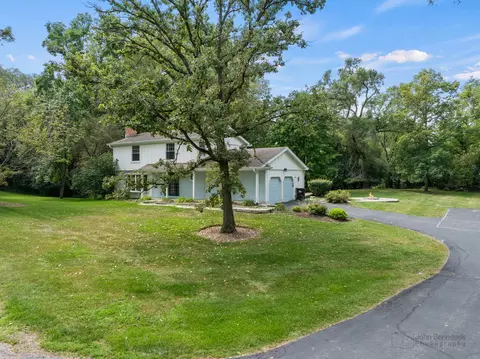 735 Circle Dr, Tower Lakes, IL 60010 photo 2