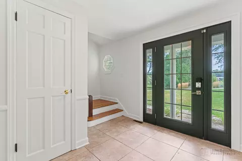 735 Circle Dr, Tower Lakes, IL 60010 photo 7